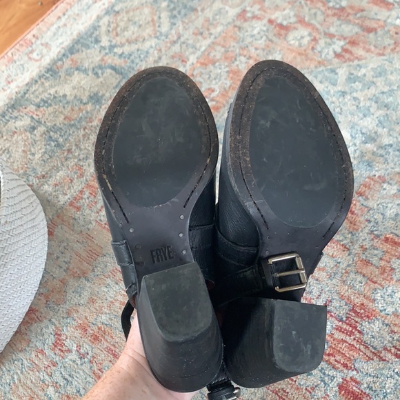 Frye Women’s Dani Pickstitch Shield Heeled Sandals - Picture 8 of 9